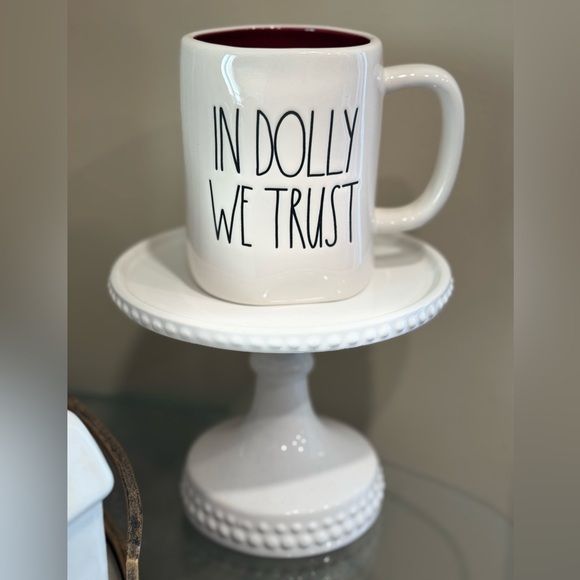 NEW Rae Dunn In Dolly We Trust Mug - Picture 3 of 7